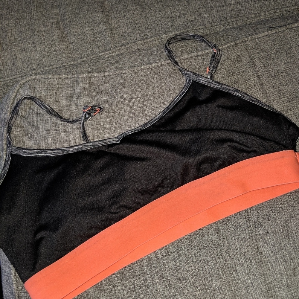 Sports bra